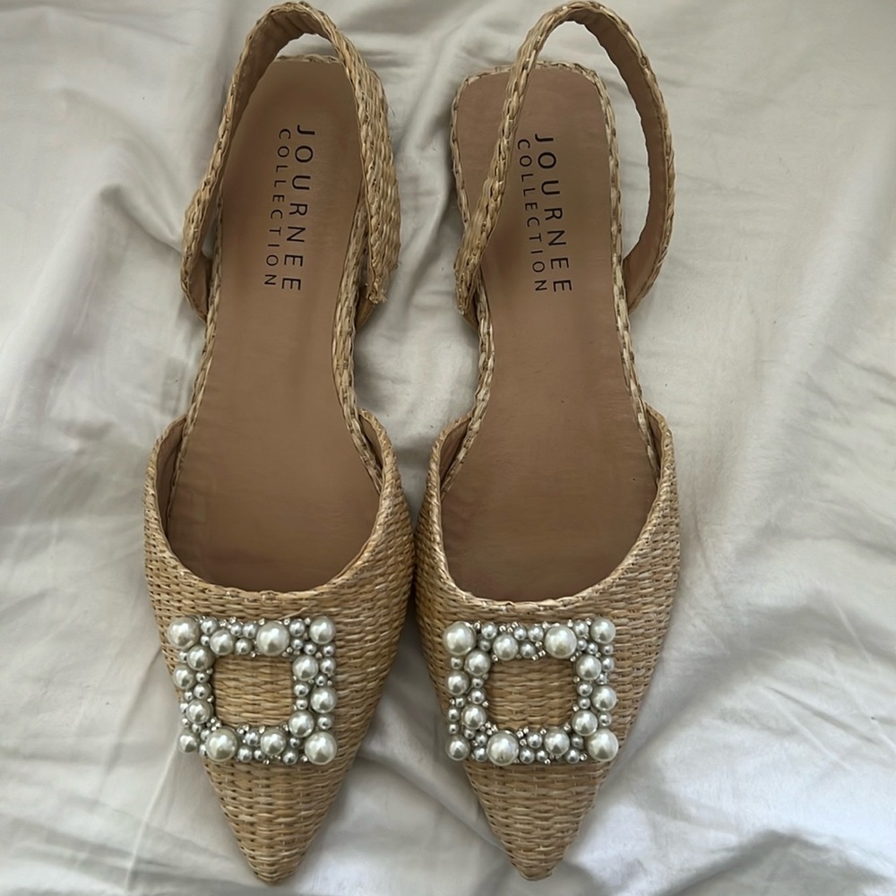 Journee Collection Flats